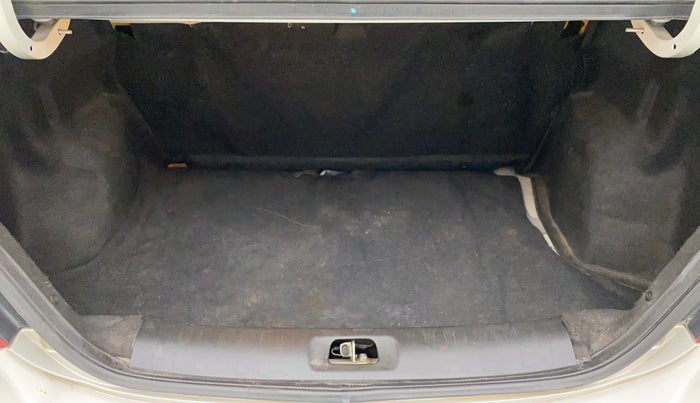 2015 Maruti Swift Dzire VXI, Petrol, Manual, 34,387 km, Boot Inside