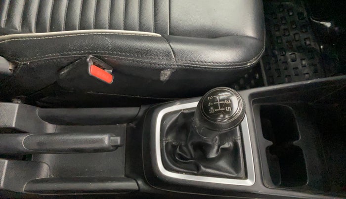 2019 Maruti Swift LXI, Petrol, Manual, 50,048 km, Gear Lever