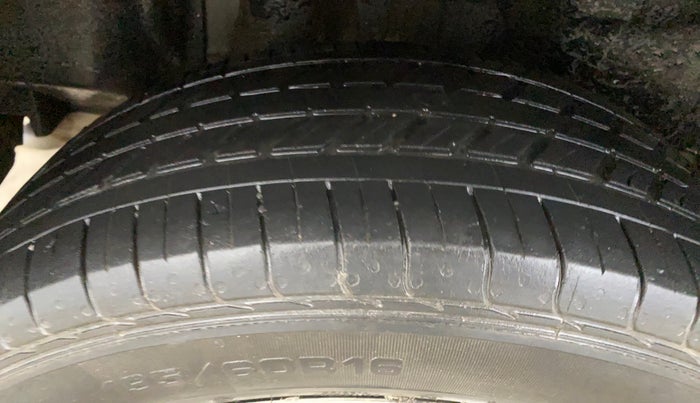 2019 Maruti Swift LXI, Petrol, Manual, 50,048 km, Right Rear Tyre Tread
