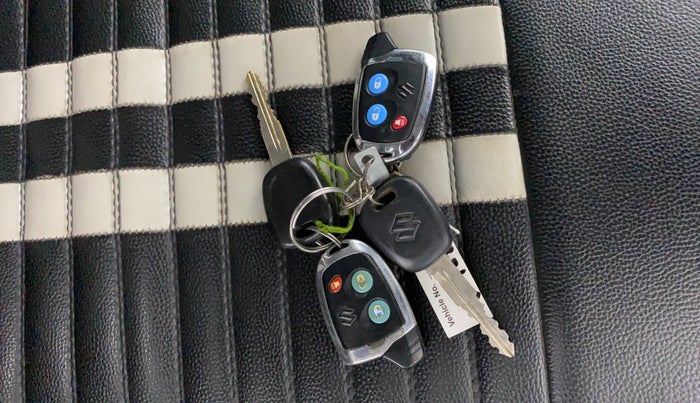 2019 Maruti Swift LXI, Petrol, Manual, 50,048 km, Key Close Up