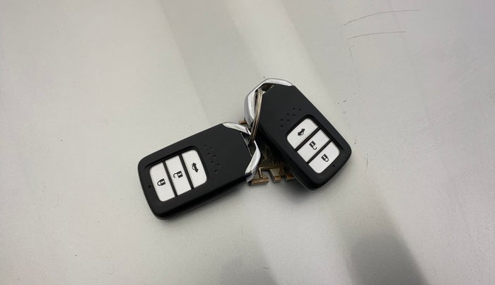 2017 Honda City 1.5L I-VTE V CVT, Petrol, Automatic, 32,951 km, Key Close Up