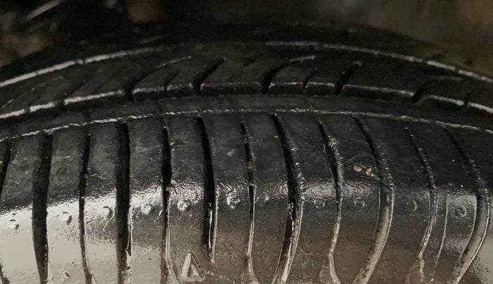 2016 Maruti Alto 800 VXI, Petrol, Manual, 56,229 km, Right Front Tyre Tread