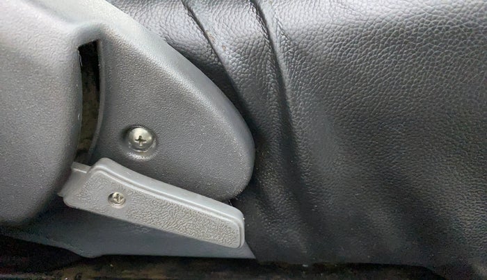 2016 Maruti Alto 800 VXI, Petrol, Manual, 56,229 km, Driver Side Adjustment Panel