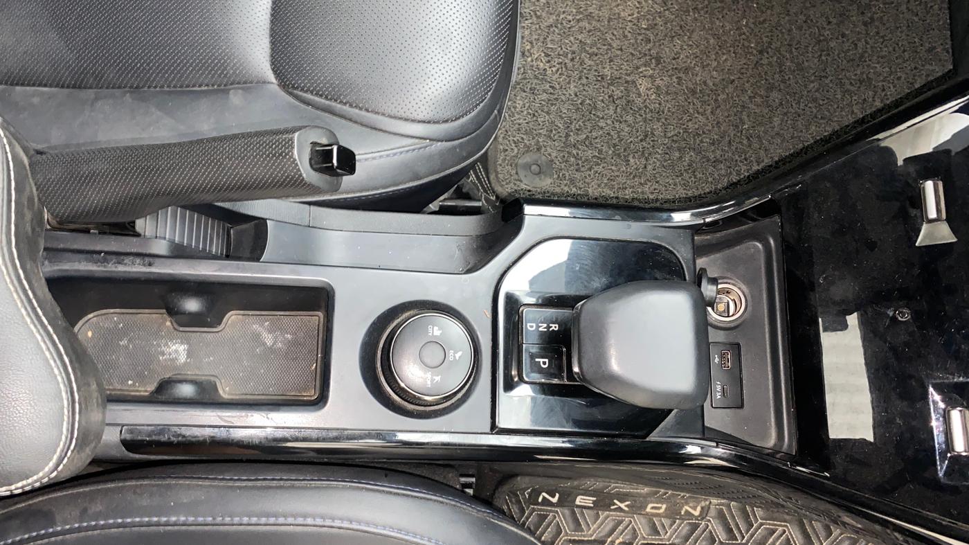 2024 Tata NEXON Creative Plus S 1.2 Revotron 7DCA Dark Edition, Petrol, Automatic, 36,762 km, Gear Lever