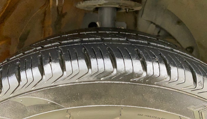 2017 Maruti Baleno ALPHA PETROL 1.2, Petrol, Manual, 71,894 km, Right Front Tyre Tread