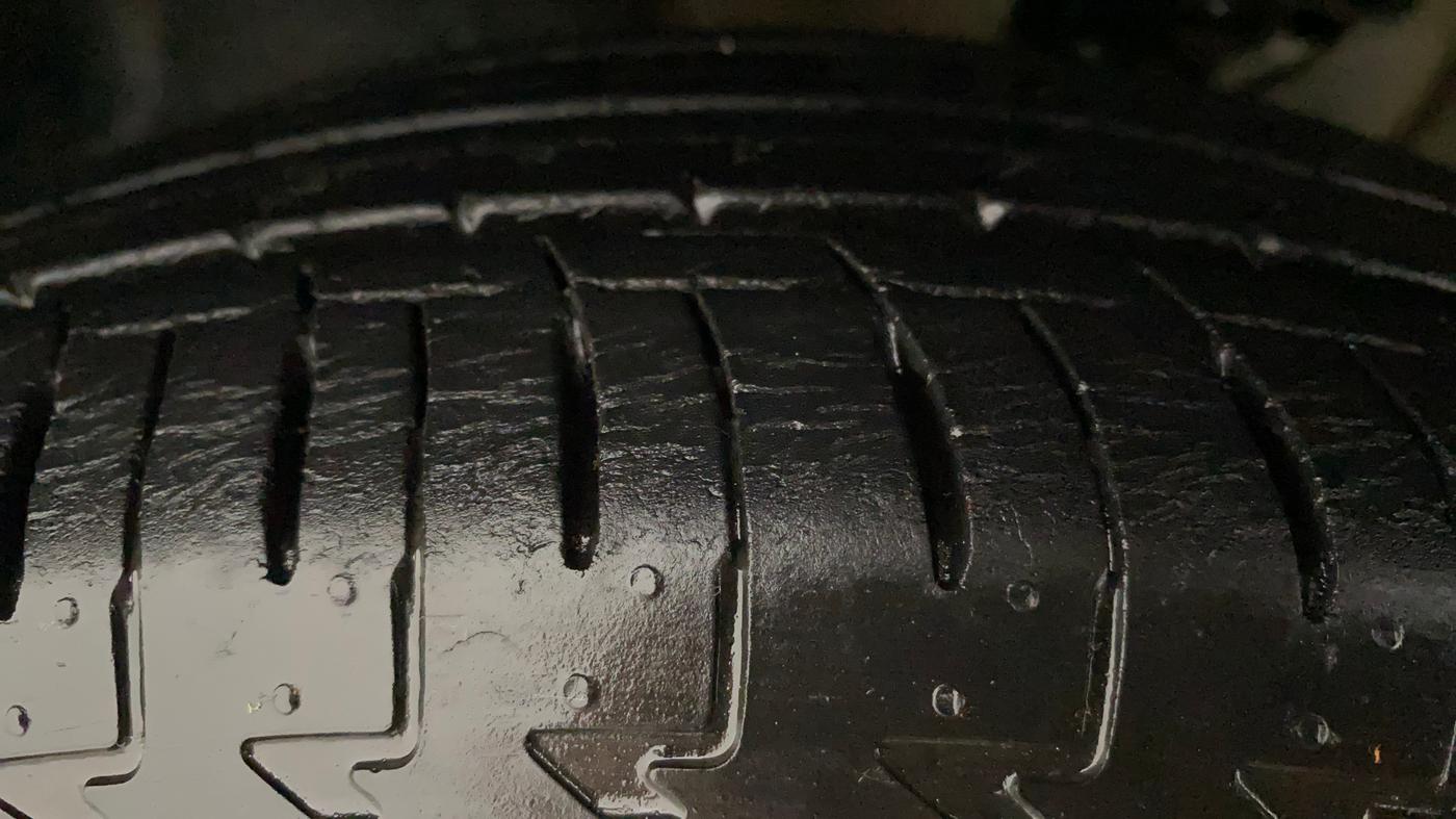 2019 Maruti IGNIS ZETA 1.2 AMT, Petrol, Automatic, 25,655 km, Left Front Tyre Tread
