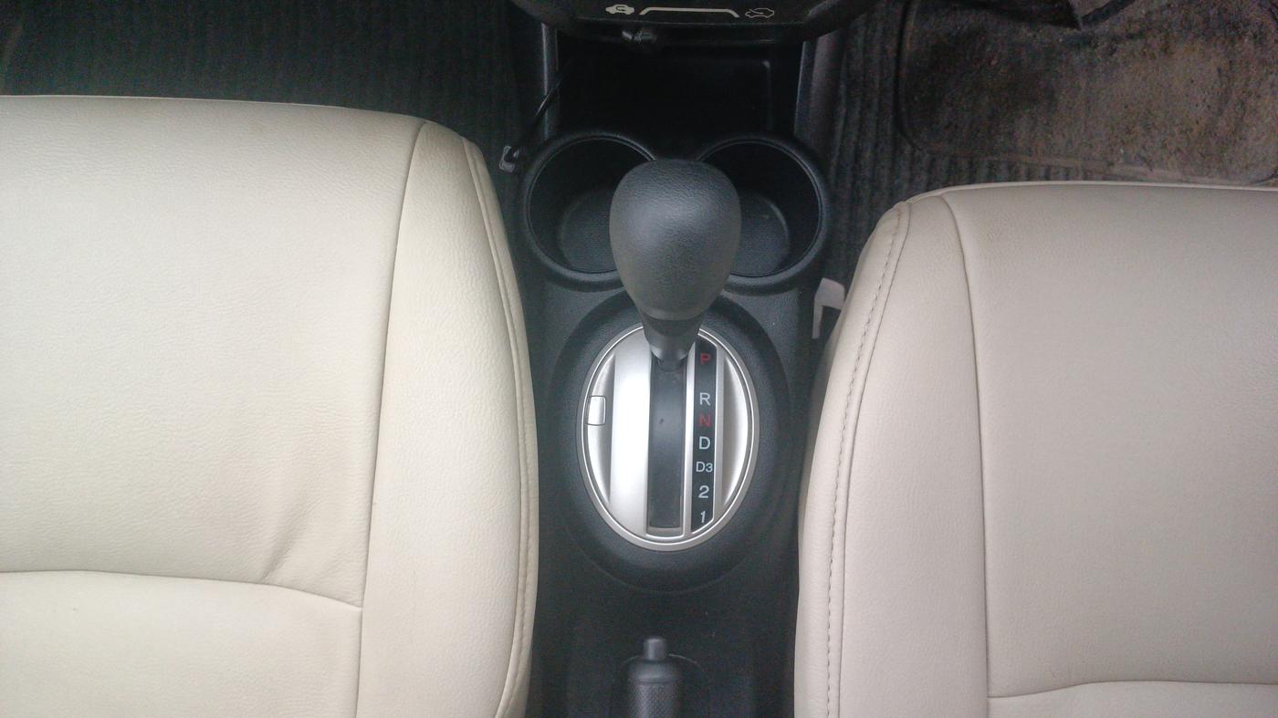2015 Honda Brio VX AT, Petrol, Automatic, 27,752 km, Gear Lever