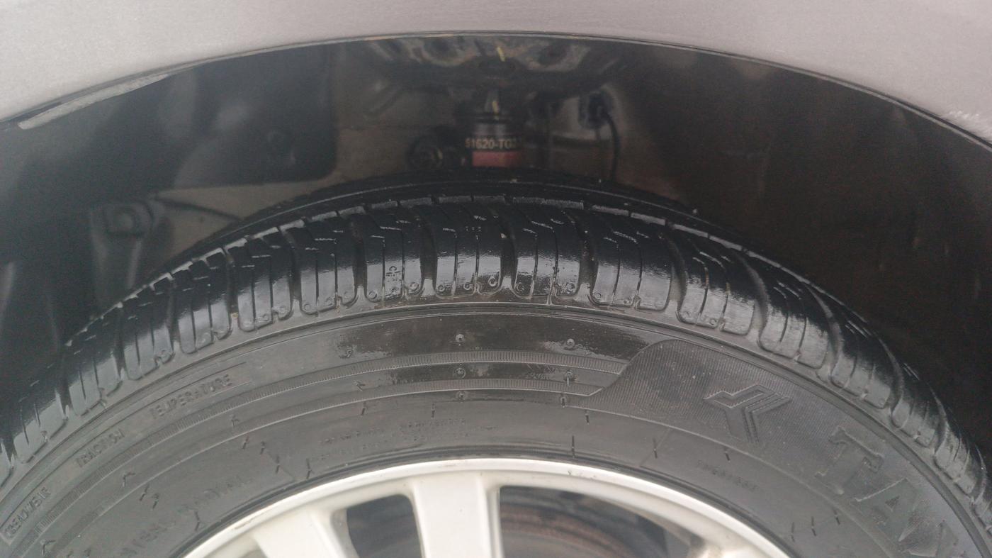 2015 Honda Brio VX AT, Petrol, Automatic, 27,752 km, Left Front Tyre Tread