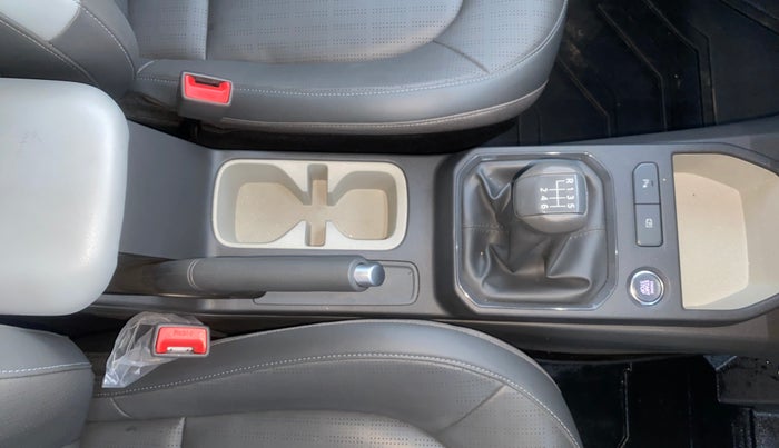 2025 KIA SYROS  HTX 1.0 Turbo 6MT, Petrol, Manual, 2,598 km, Gear Lever