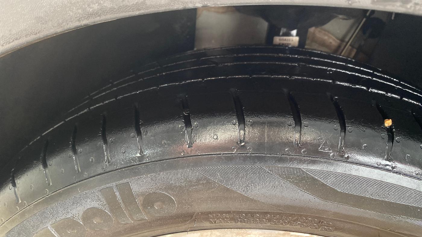 2023 Volkswagen TAIGUN TOPLINE 1.0 TSI AT, Petrol, Automatic, 32,733 km, Left Front Tyre Tread