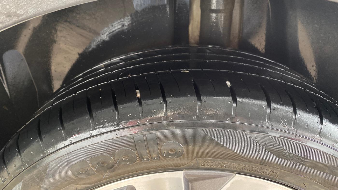 2023 Volkswagen TAIGUN TOPLINE 1.0 TSI AT, Petrol, Automatic, 32,733 km, Left Rear Tyre Tread
