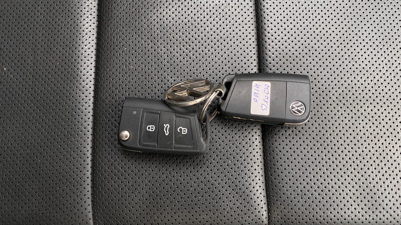 2023 Volkswagen TAIGUN TOPLINE 1.0 TSI AT, Petrol, Automatic, 32,733 km, Key Close Up
