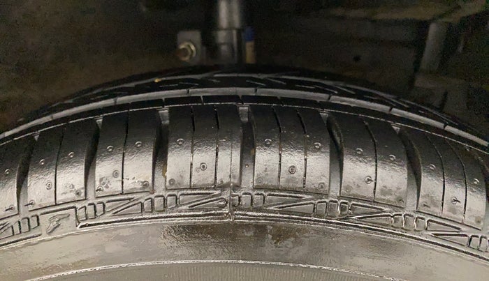 2014 Maruti Swift Dzire VXI, Petrol, Manual, 29,233 km, Right Front Tyre Tread