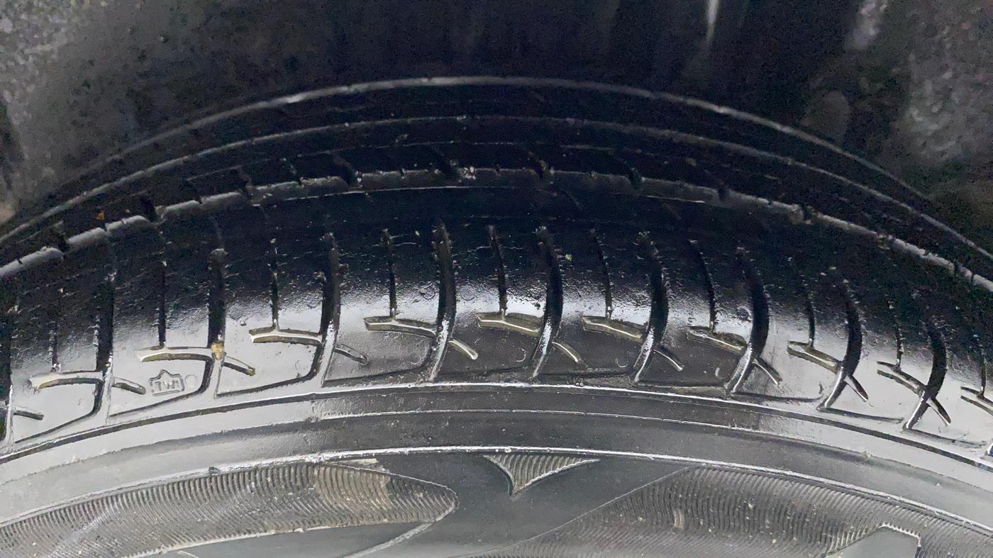 2012 Maruti Ertiga ZXI, Petrol, Manual, 39,429 km, Left Rear Tyre Tread