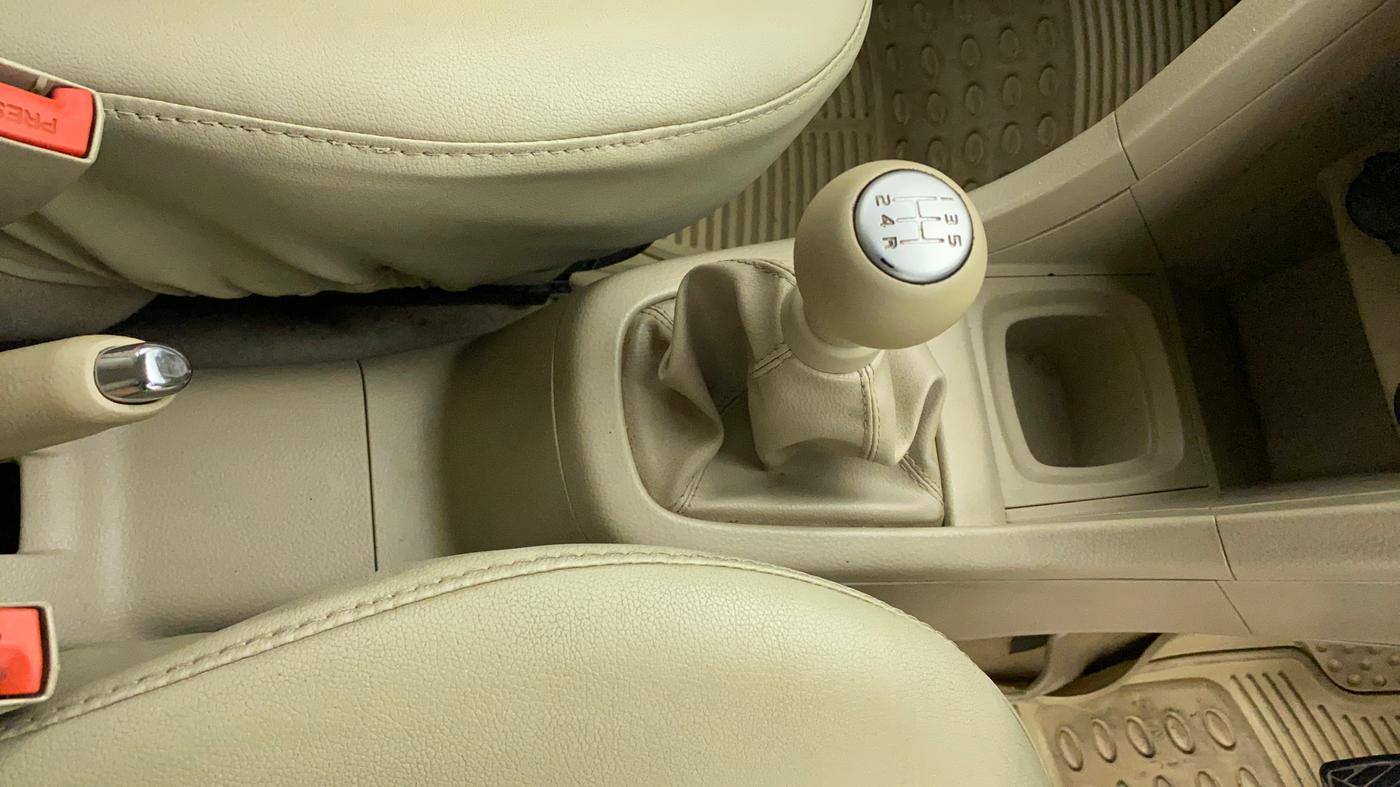 2012 Maruti Ertiga ZXI, Petrol, Manual, 39,429 km, Gear Lever