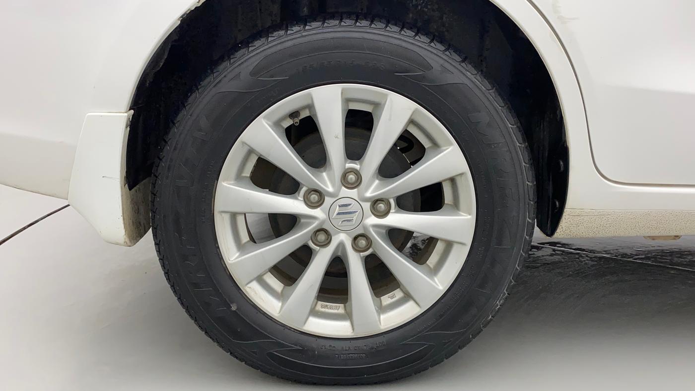 2012 Maruti Ertiga ZXI, Petrol, Manual, 39,429 km, Right Rear Wheel