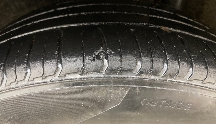 2018 Maruti Vitara Brezza ZDI AMT, Diesel, Automatic, 99,300 km, Left Rear Tyre Tread