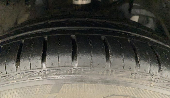 2014 Tata Zest XMS PETROL, Petrol, Manual, 91,864 km, Right Front Tyre Tread