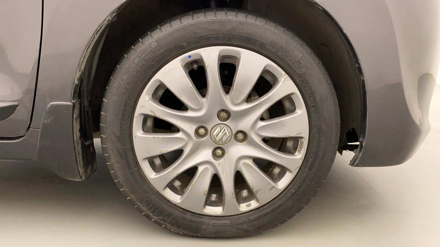 2016 Maruti Baleno ZETA CVT PETROL 1.2, Petrol, Automatic, 45,440 km, Right Front Wheel