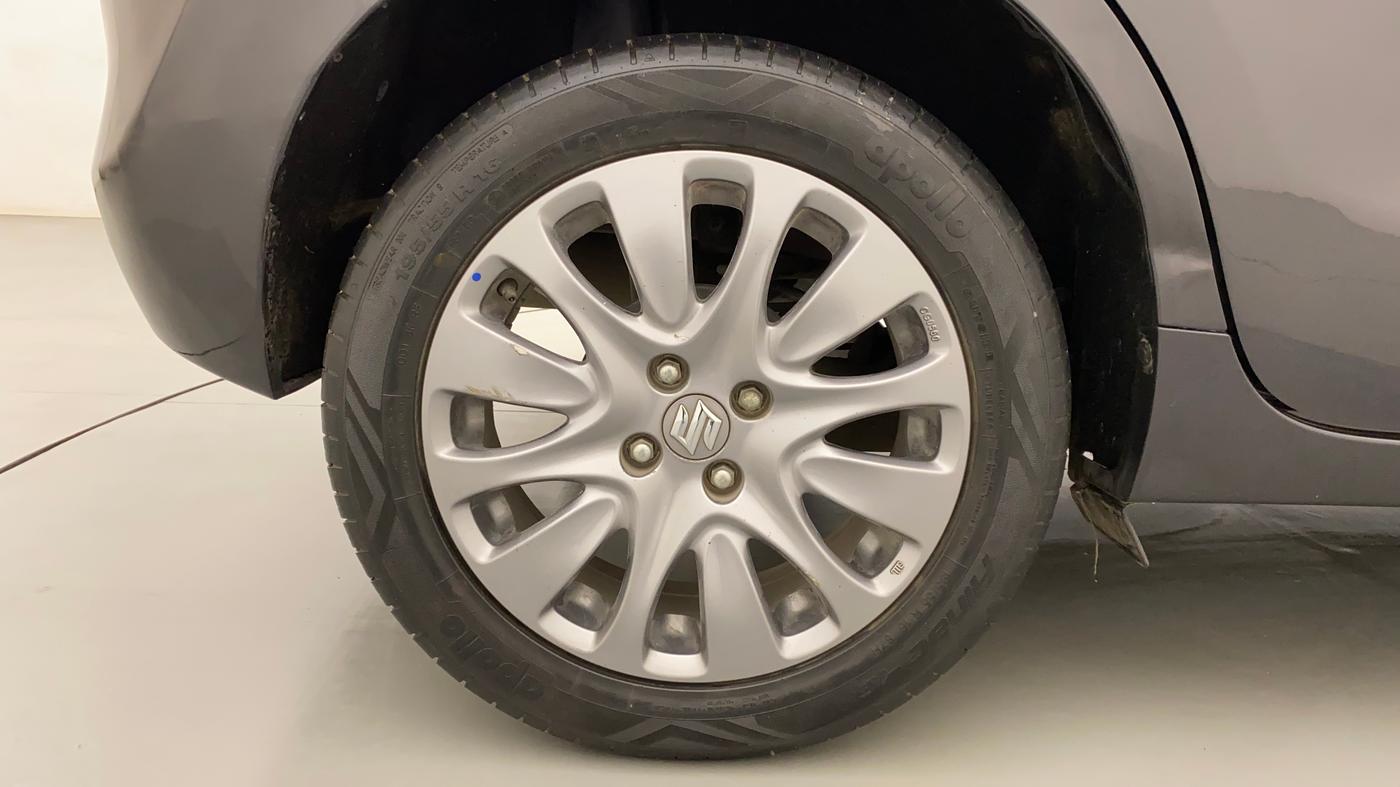 2016 Maruti Baleno ZETA CVT PETROL 1.2, Petrol, Automatic, 45,440 km, Right Rear Wheel