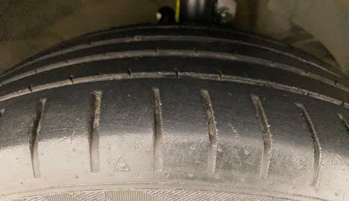 2016 Maruti Baleno ZETA CVT PETROL 1.2, Petrol, Automatic, 45,440 km, Right Front Tyre Tread