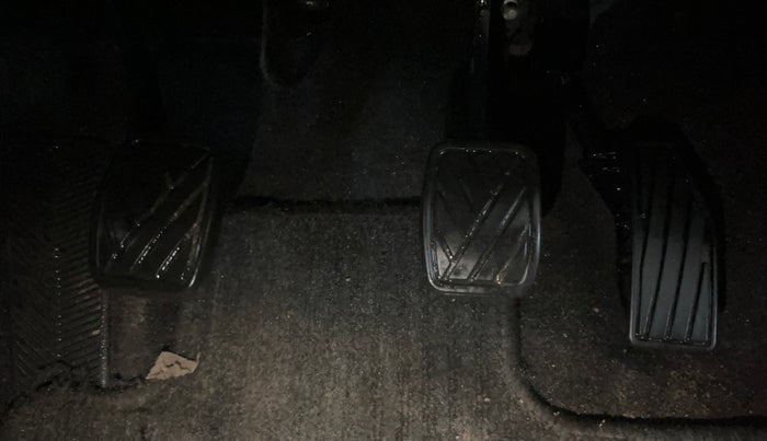 2016 Maruti Baleno DELTA PETROL 1.2, Petrol, Manual, 32,245 km, Pedals