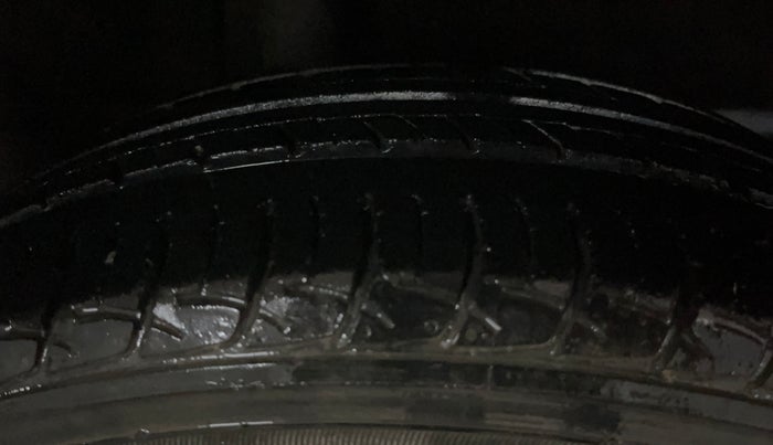 2016 Maruti Baleno DELTA PETROL 1.2, Petrol, Manual, 32,245 km, Right Rear Tyre Tread