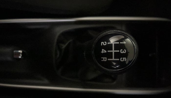 2016 Maruti Baleno DELTA PETROL 1.2, Petrol, Manual, 32,245 km, Gear Lever