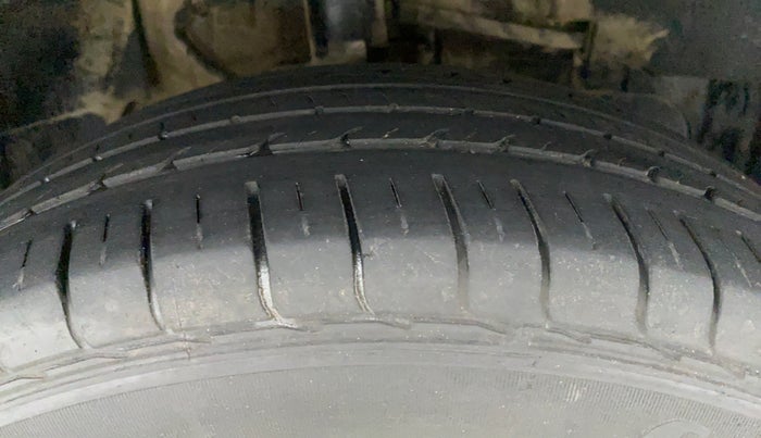 2018 Tata NEXON XT1.5, Diesel, Manual, 76,034 km, Right Front Tyre Tread