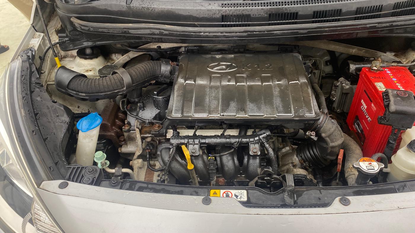 2015 Hyundai Xcent SX AT 1.2 (O), Petrol, Automatic, 19,691 km, Engine View - Right