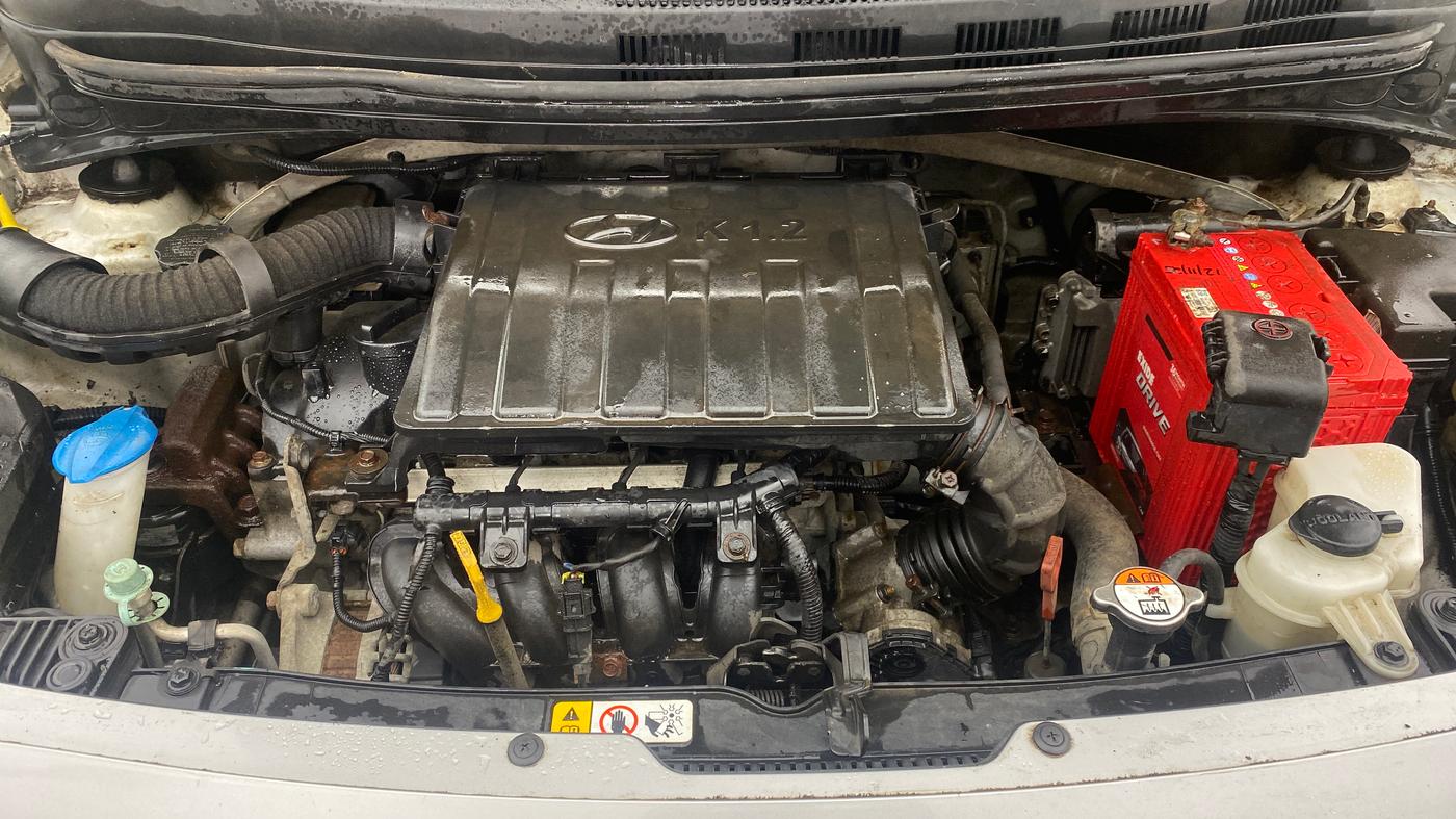 2015 Hyundai Xcent SX AT 1.2 (O), Petrol, Automatic, 19,691 km, Engine View