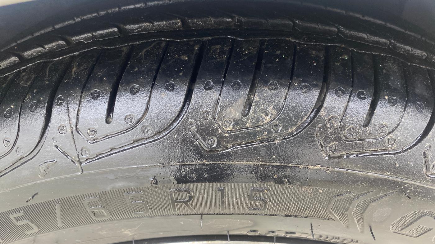 2015 Hyundai Xcent SX AT 1.2 (O), Petrol, Automatic, 19,691 km, Right Front Tyre Tread