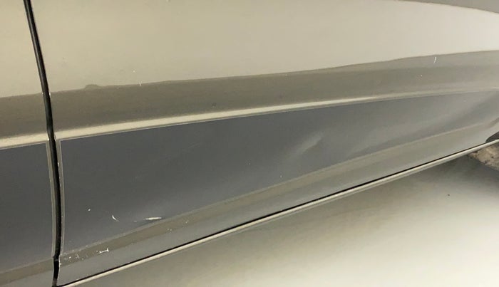 2018 Renault Kwid RXL, Petrol, Manual, 26,779 km, Driver-side door - Slightly dented