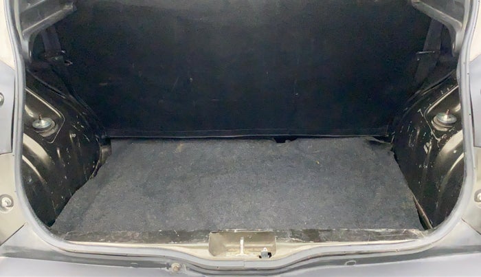 2018 Renault Kwid RXL, Petrol, Manual, 26,779 km, Dicky (Boot door) - Parcel tray missing