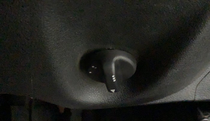 2018 Renault Kwid RXL, Petrol, Manual, 26,779 km, Dashboard - Headlight height adjustment not working