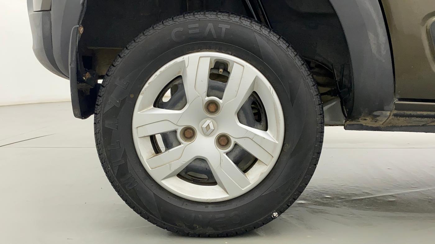 2018 Renault Kwid RXL, Petrol, Manual, 26,779 km, Right Rear Wheel