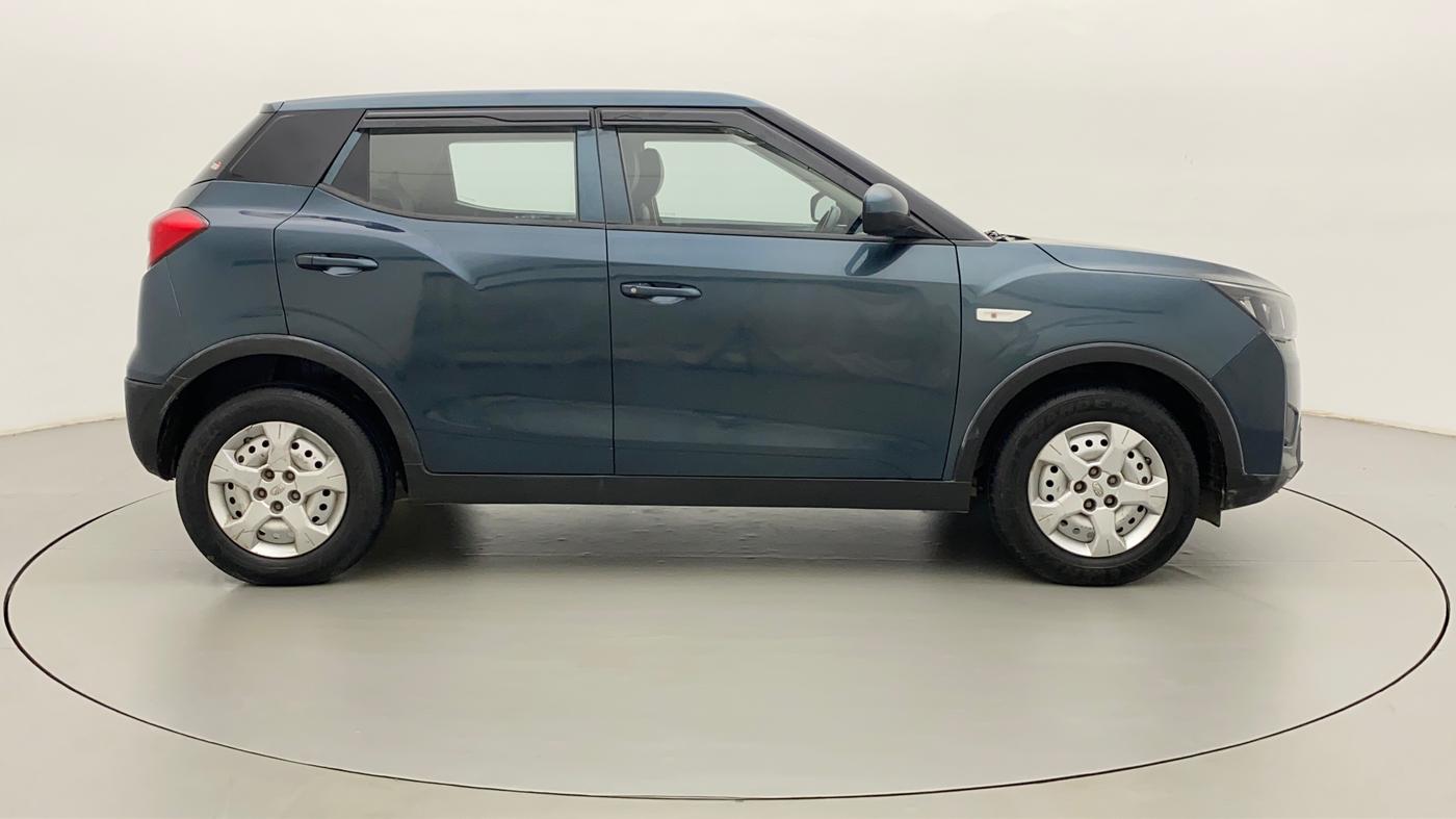 2020 Mahindra XUV300 W4 1.2 PETROL, Petrol, Manual, 43,684 km, Right Side View