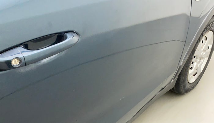 2020 Mahindra XUV300 W4 1.2 PETROL, Petrol, Manual, 43,684 km, Driver-side door - Slightly dented