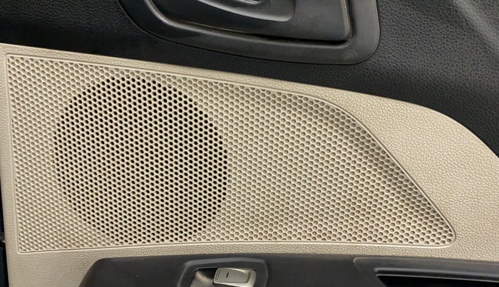 2020 Mahindra XUV300 W4 1.2 PETROL, Petrol, Manual, 43,684 km, Infotainment system - Rear speakers missing / not working
