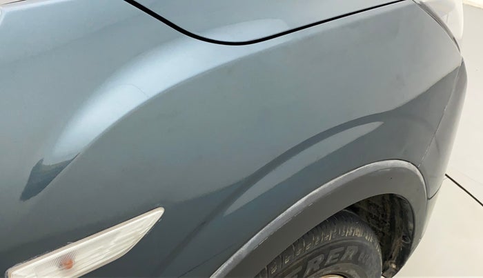 2020 Mahindra XUV300 W4 1.2 PETROL, Petrol, Manual, 43,684 km, Right fender - Slightly dented