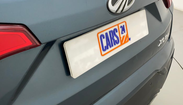 2020 Mahindra XUV300 W4 1.2 PETROL, Petrol, Manual, 43,684 km, Dicky (Boot door) - Minor scratches