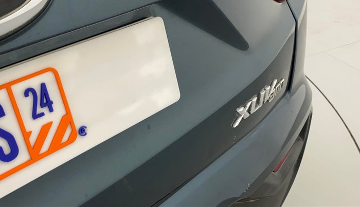 2020 Mahindra XUV300 W4 1.2 PETROL, Petrol, Manual, 43,684 km, Dicky (Boot door) - Slightly dented