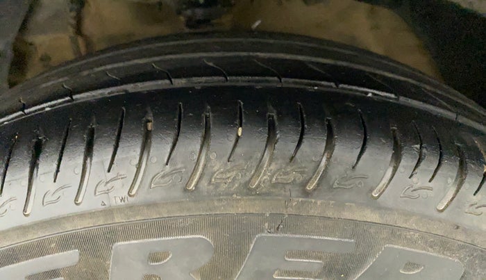 2020 Mahindra XUV300 W4 1.2 PETROL, Petrol, Manual, 43,684 km, Left Front Tyre Tread