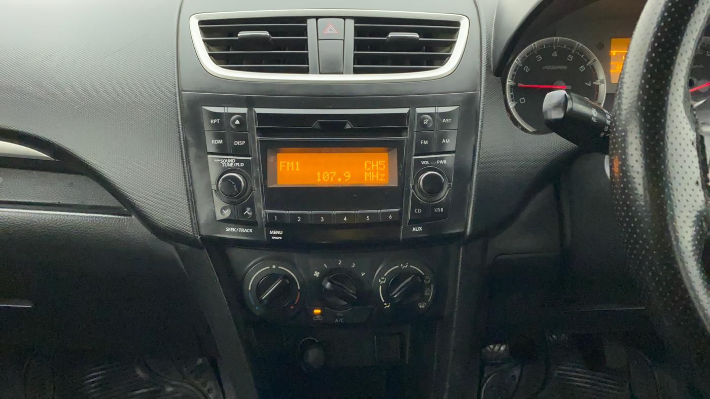 2016 Maruti Swift VXI, CNG, Manual, 67,782 km, Air Conditioner