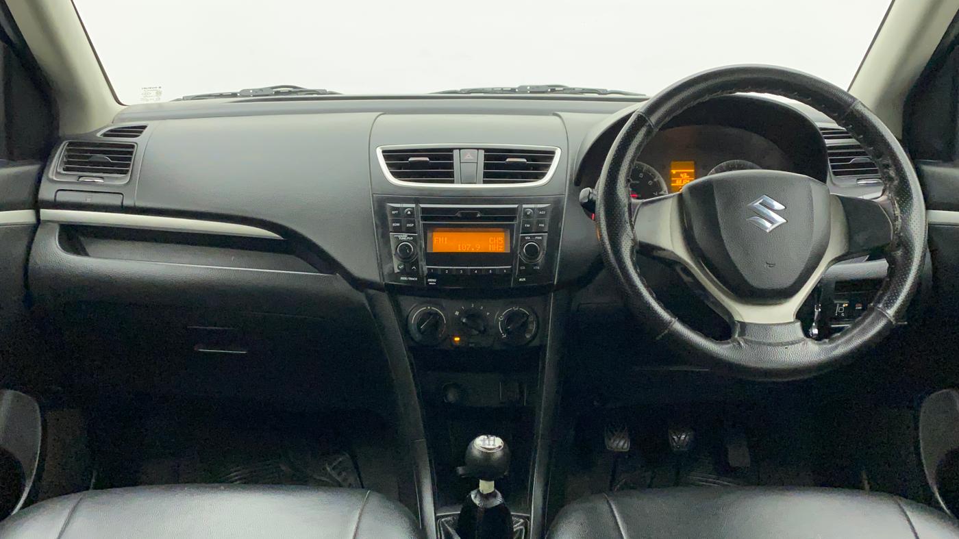 2016 Maruti Swift VXI, CNG, Manual, 67,782 km, Dashboard