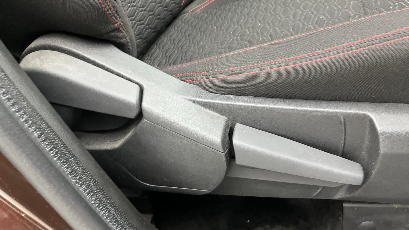 2022 Renault Kiger RXZ TURBO CVT, Petrol, Automatic, 37,764 km, Driver Side Adjustment Panel
