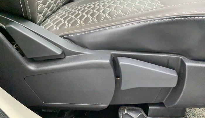 2021 Renault TRIBER RXZ AMT, Petrol, Automatic, 29,257 km, Driver Side Adjustment Panel