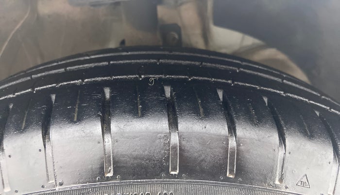 2018 Maruti Swift ZXI AMT, Petrol, Automatic, 23,211 km, Right Front Tyre Tread