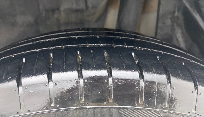2018 Maruti Swift ZXI AMT, Petrol, Automatic, 23,211 km, Left Rear Tyre Tread