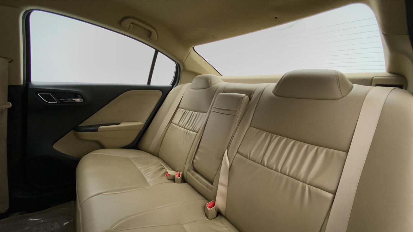 2018 Honda City V MT PETROL, Petrol, Manual, 18,626 km, Right Side Door Cabin View